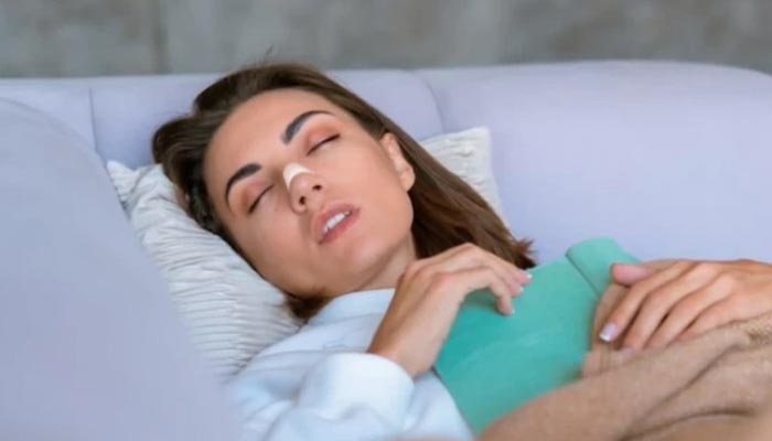آیا می توان پس از جراحی بینی به پهلو خوابید؟