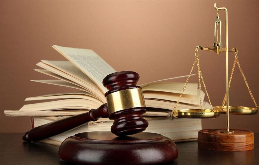 شرایط اختصاصی آزمون وکالت ۱۴۰۴: تفکیک مسیر کانون و مرکز