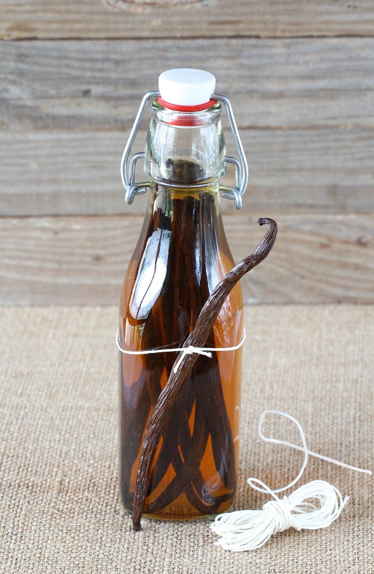 اسانس وانیل ؛ چگونه به دسرها و نوشیدنی‌های خانگی طعم و عطر بی‌نظیری ببخشیم؟