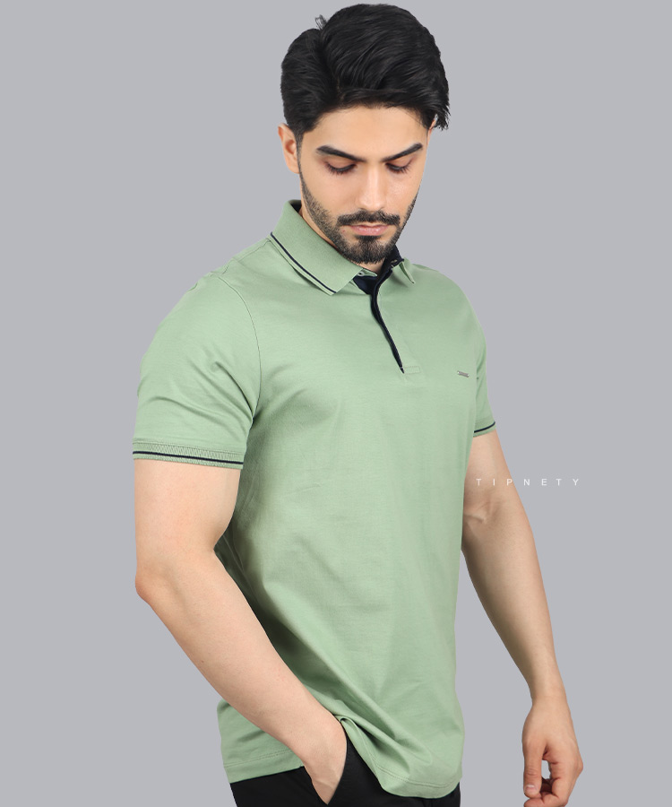 تیشرت یقه دار؛ چگونه در استایل نیمه رسمی بدرخشید؟
